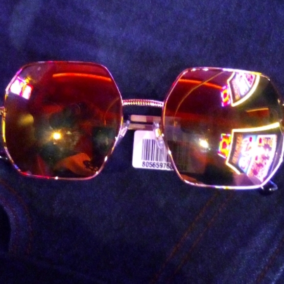 Not my style was a gift - Picture 1 of 5